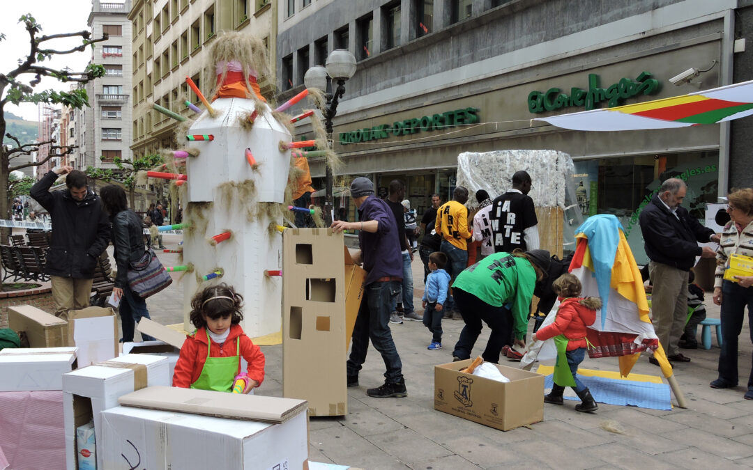 Taller Intergeneracional de Construcción de Casetas con Cartonaje Reciclado (Bilbao)